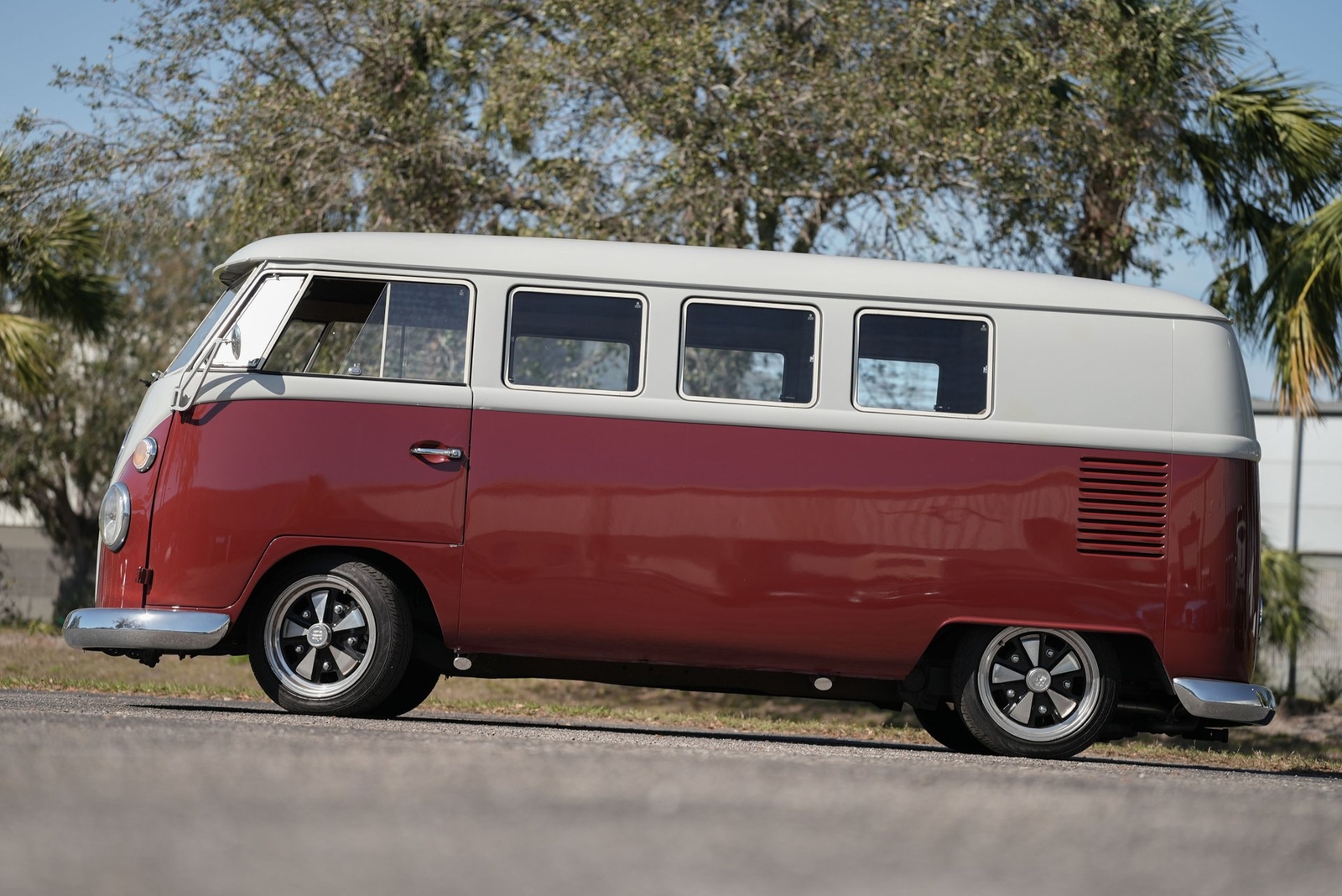 Volkswagen-BusVanagon-1967-MiniVAN-10