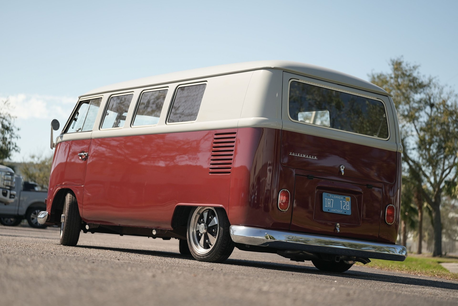 Volkswagen-BusVanagon-1967-MiniVAN-12