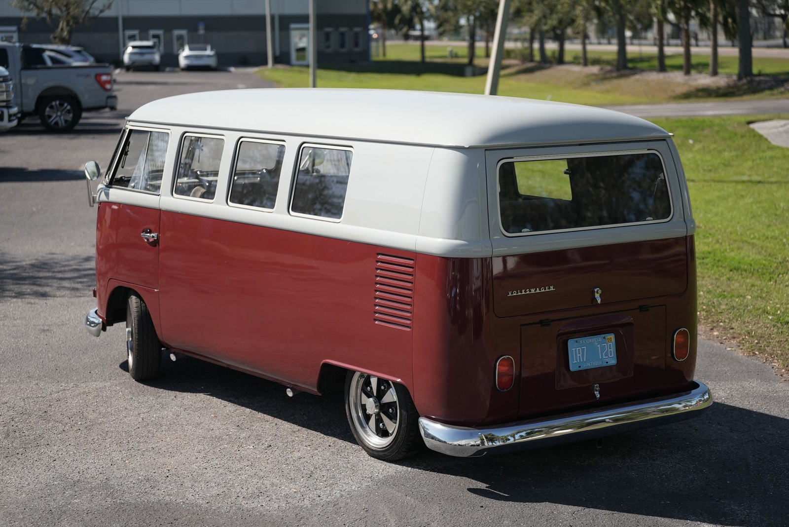 Volkswagen-BusVanagon-1967-MiniVAN-13