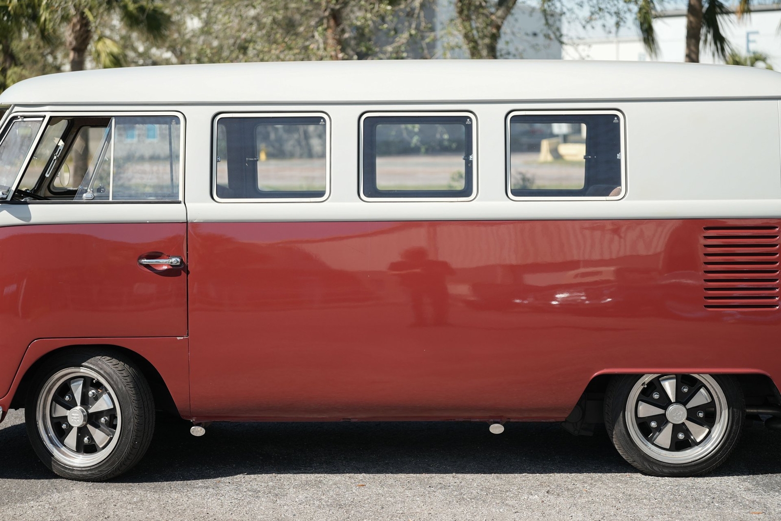 Volkswagen-BusVanagon-1967-MiniVAN-17
