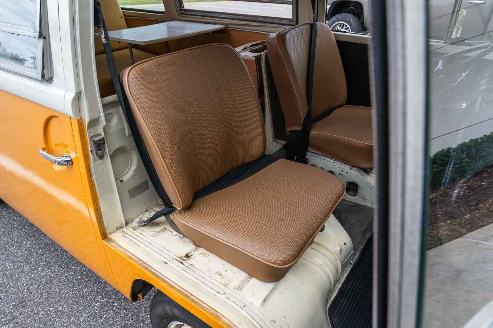 Volkswagen-BusVanagon-1969-Bus-15