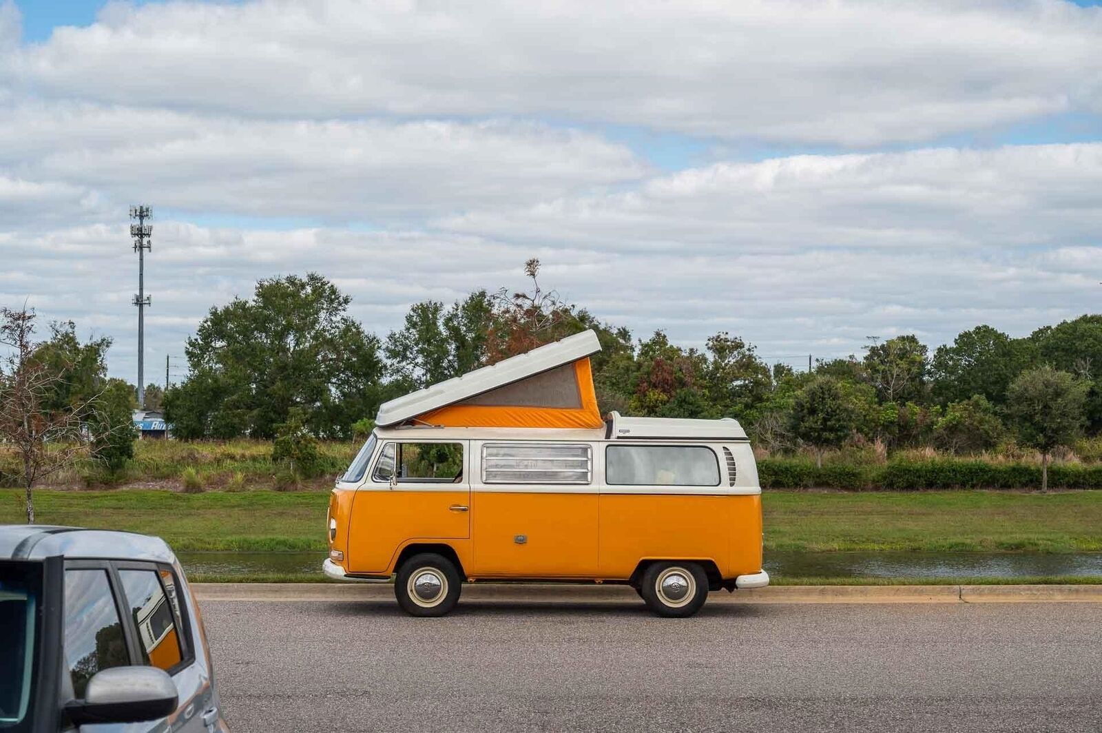 Volkswagen-BusVanagon-1969-Bus-20