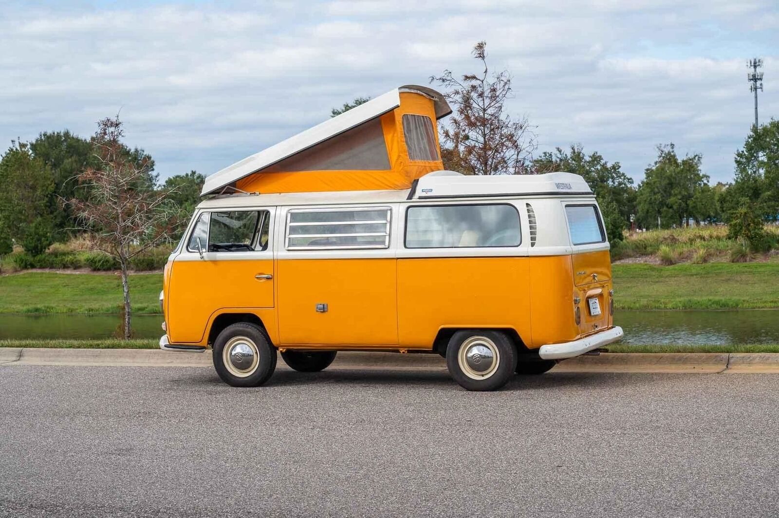 Volkswagen-BusVanagon-1969-Bus-22