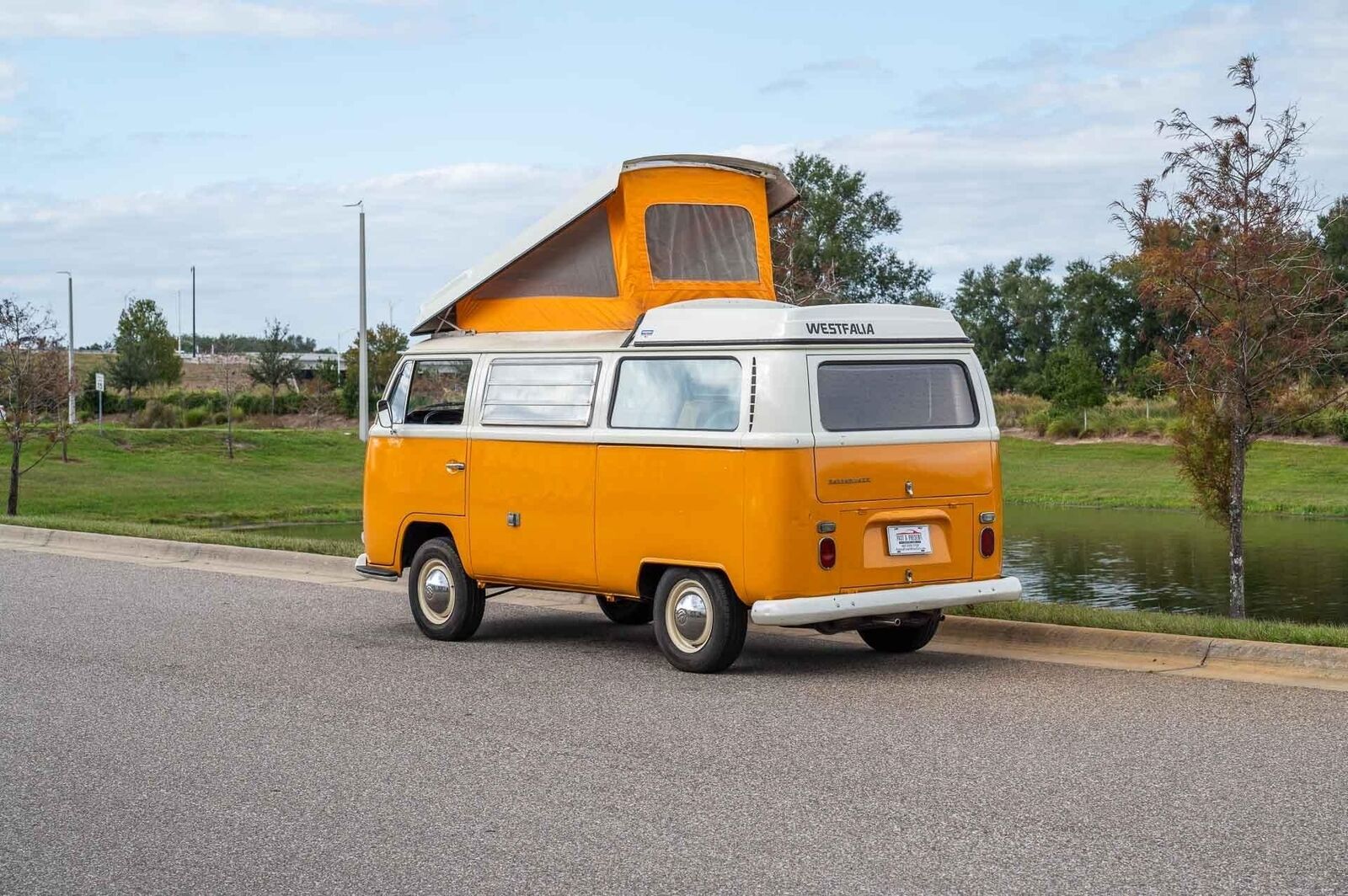 Volkswagen-BusVanagon-1969-Bus-23