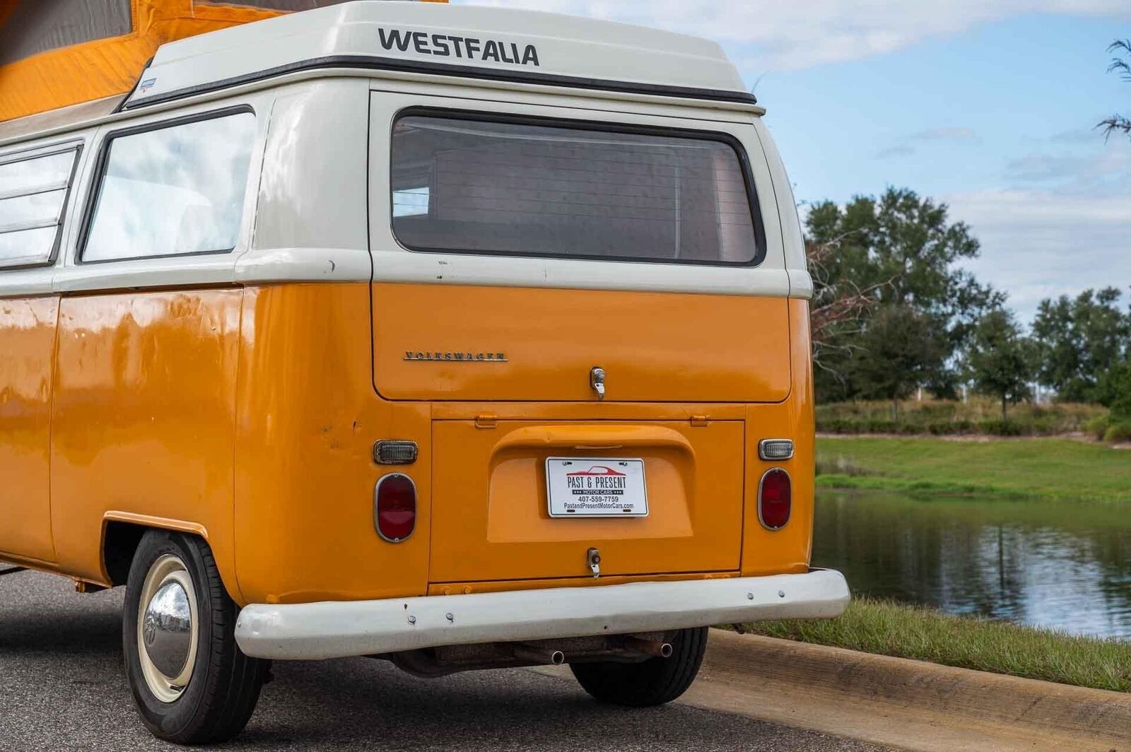 Volkswagen-BusVanagon-1969-Bus-25