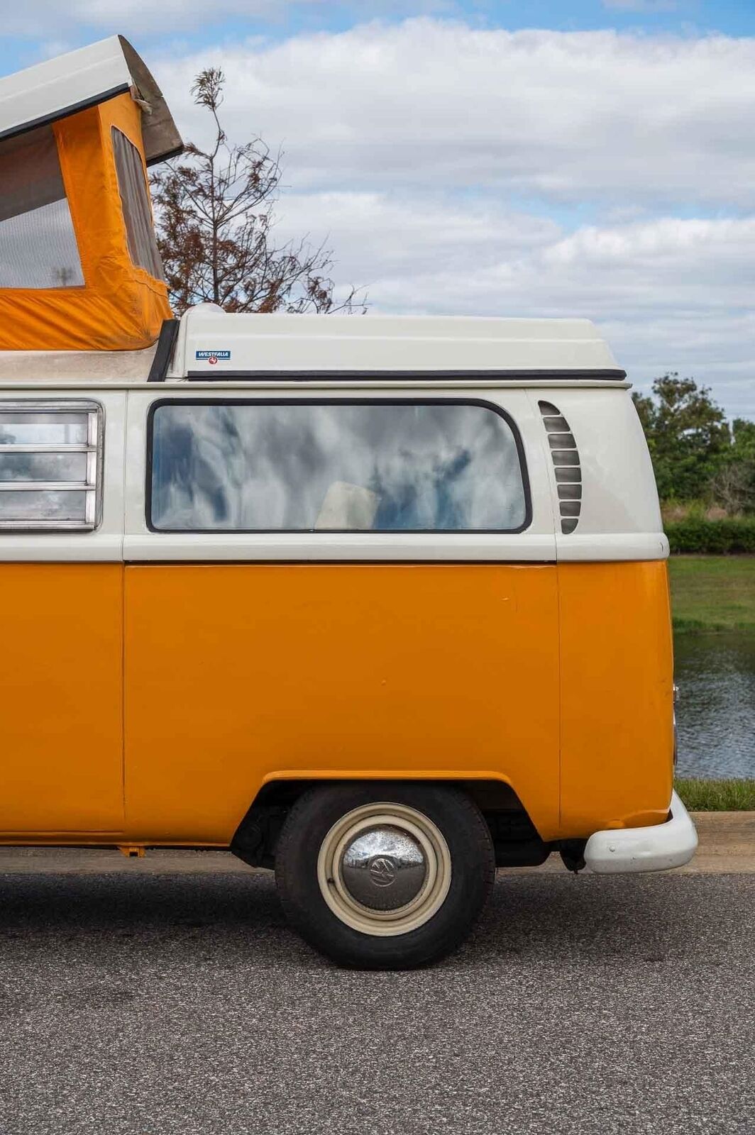 Volkswagen-BusVanagon-1969-Bus-26