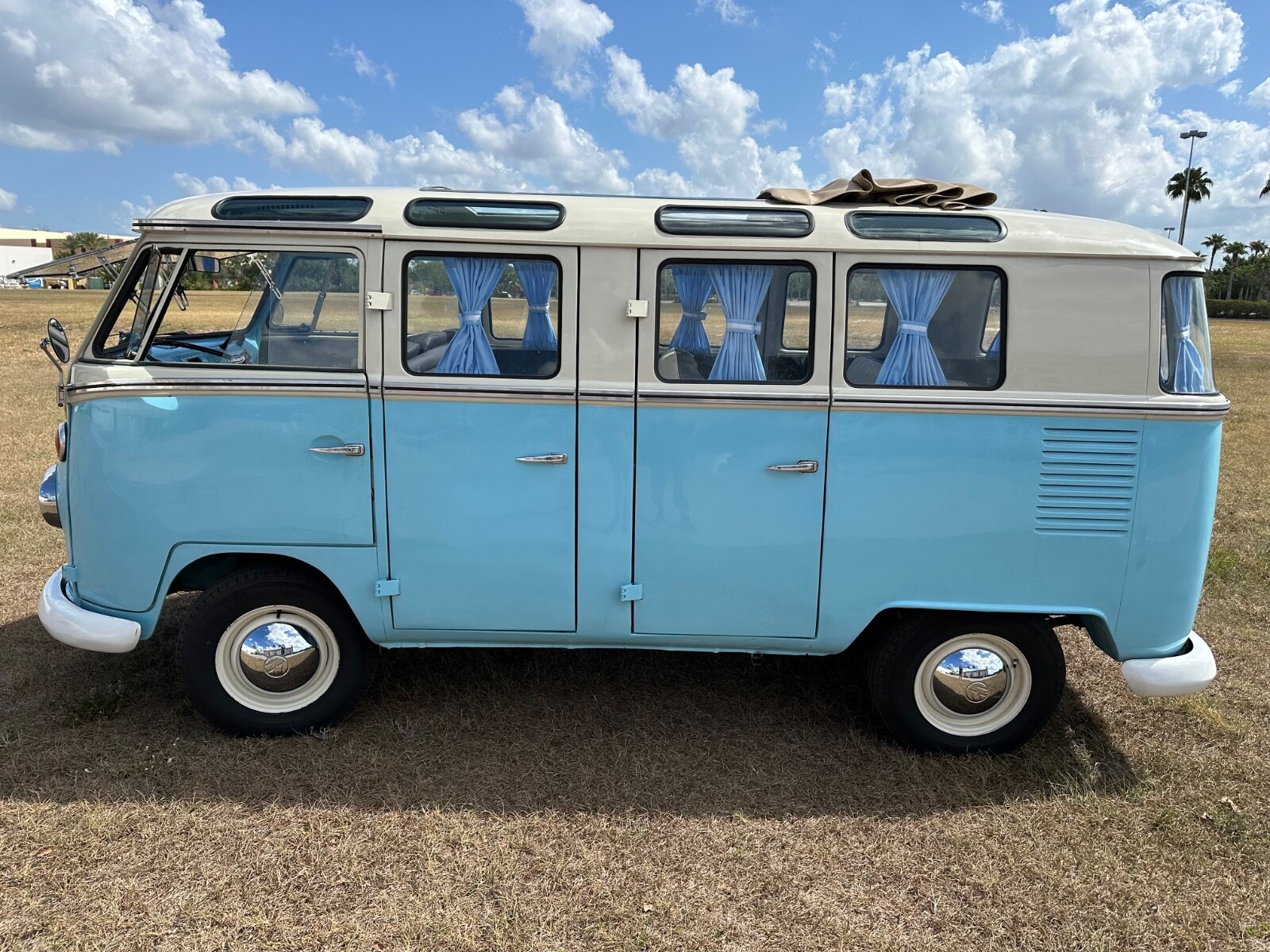 Volkswagen-BusVanagon-1972-1