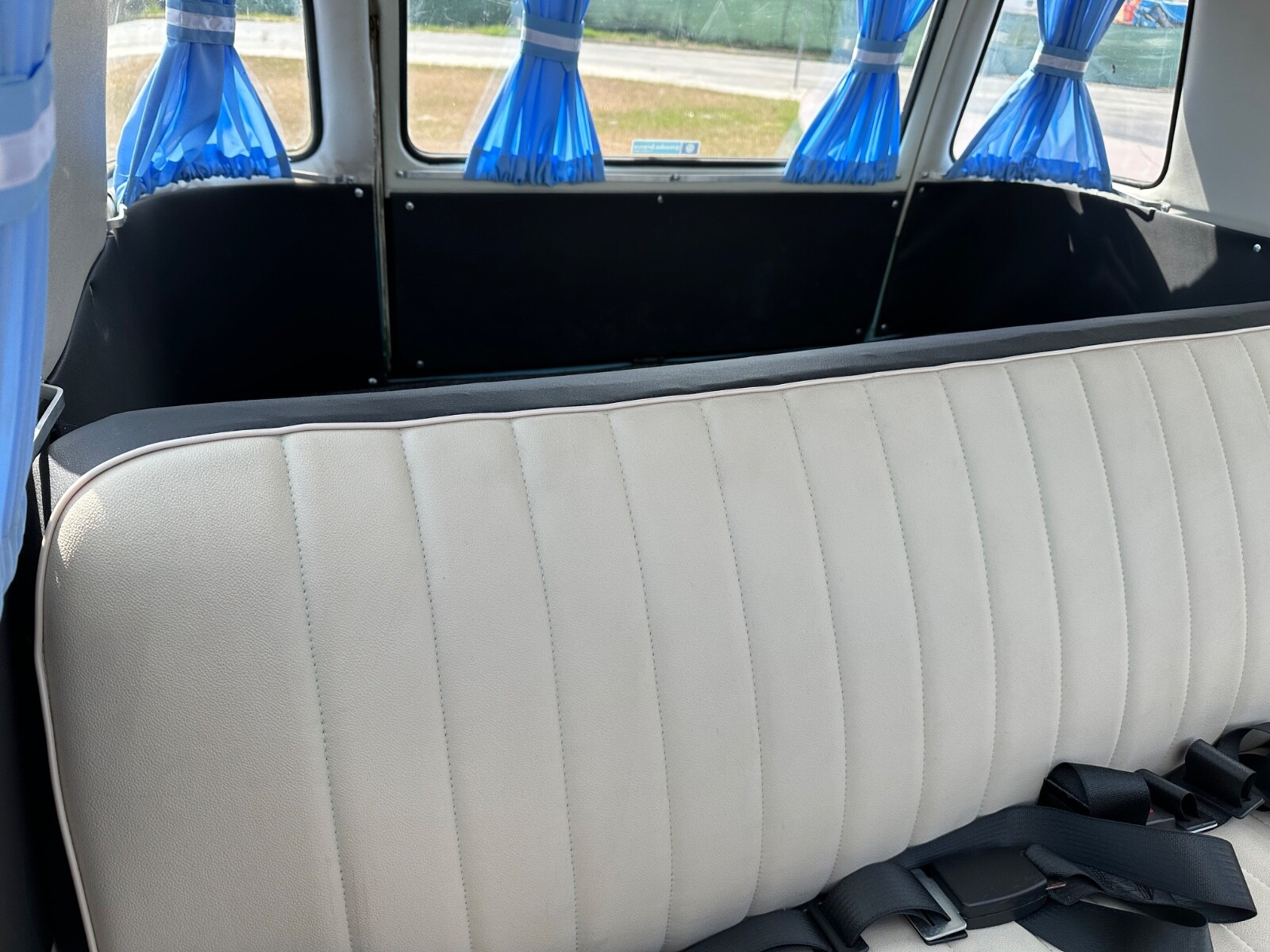 Volkswagen-BusVanagon-1972-10