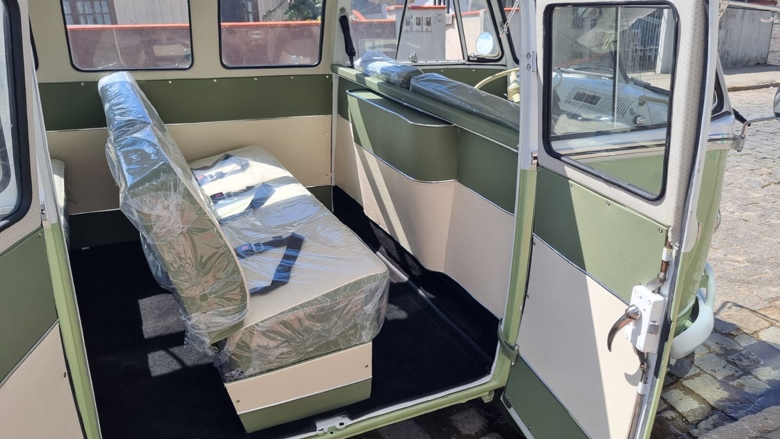 Volkswagen-BusVanagon-1972-14