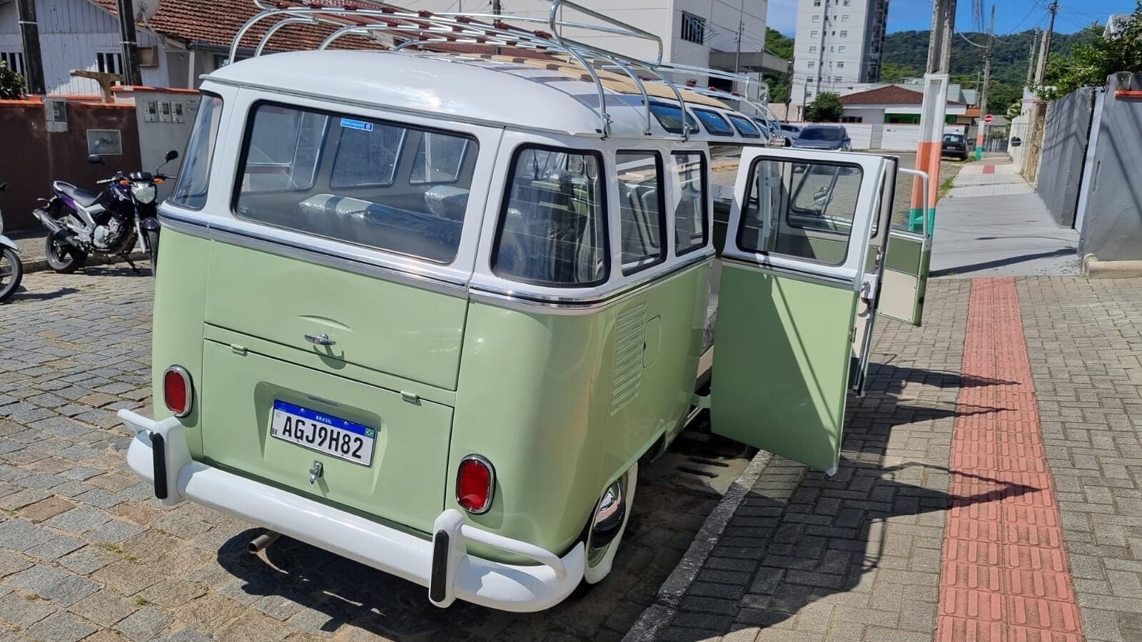 Volkswagen-BusVanagon-1972-17