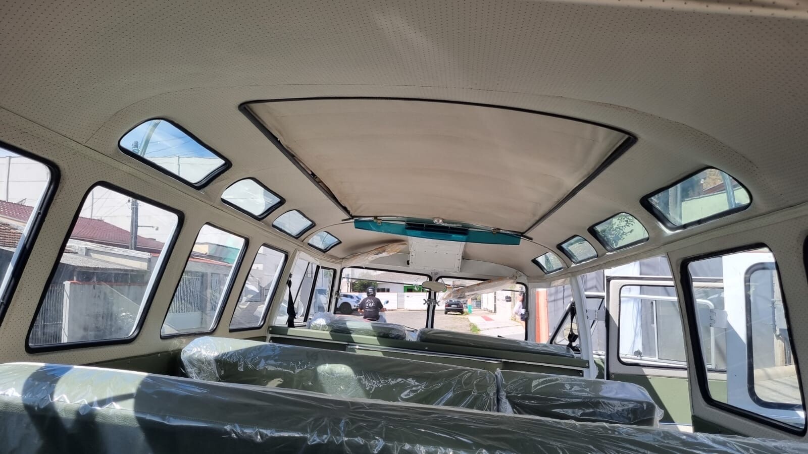 Volkswagen-BusVanagon-1972-9