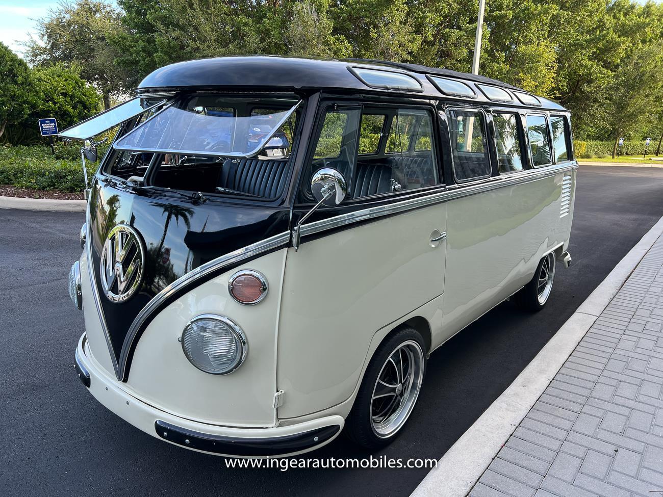 Volkswagen-BusVanagon-1974-Van-10