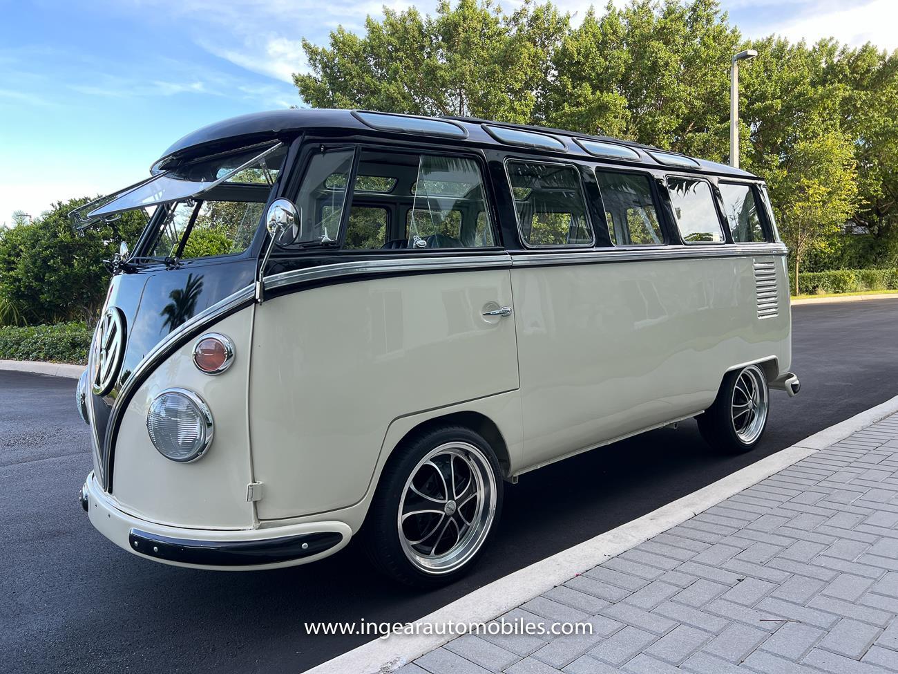 Volkswagen-BusVanagon-1974-Van-11