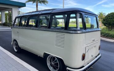 Volkswagen-BusVanagon-1974-Van-12