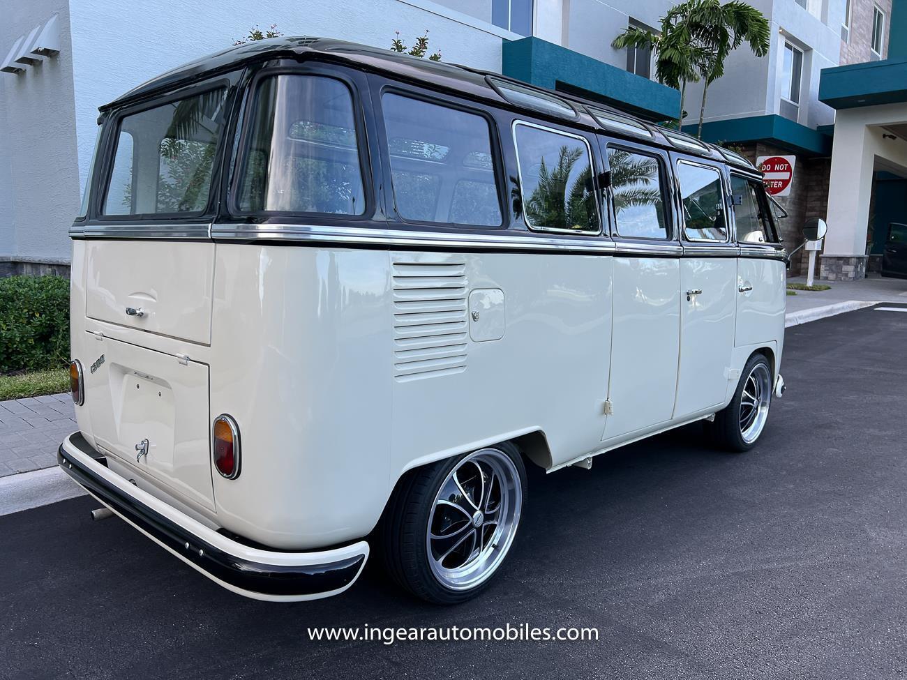 Volkswagen-BusVanagon-1974-Van-15