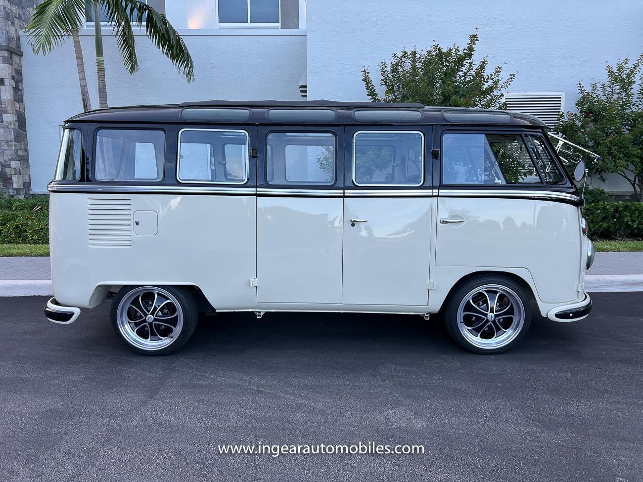 Volkswagen-BusVanagon-1974-Van-16
