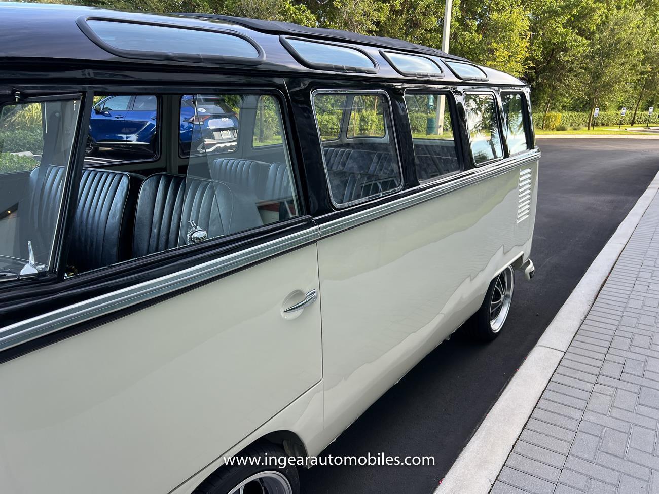 Volkswagen-BusVanagon-1974-Van-26