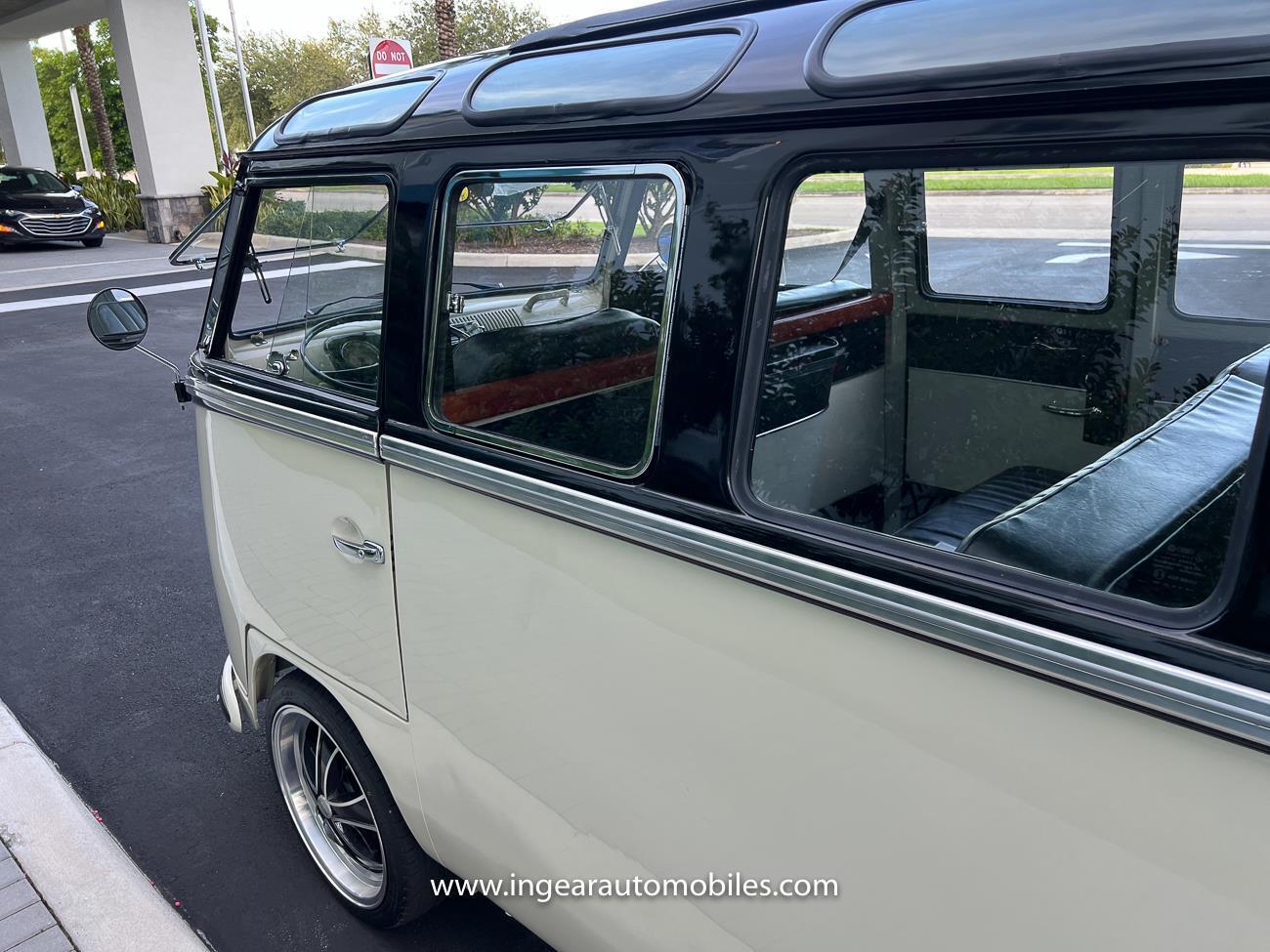 Volkswagen-BusVanagon-1974-Van-30