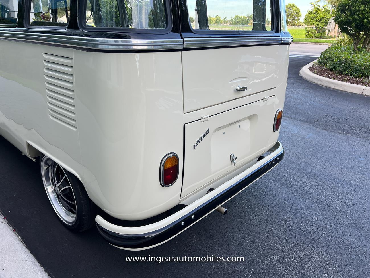 Volkswagen-BusVanagon-1974-Van-32