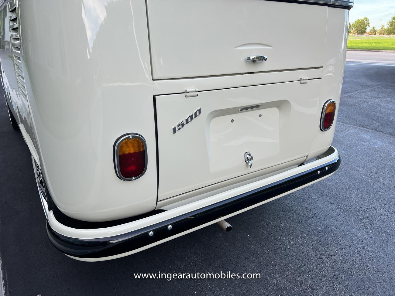 Volkswagen-BusVanagon-1974-Van-34