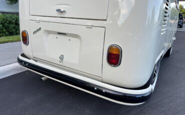 Volkswagen-BusVanagon-1974-Van-35