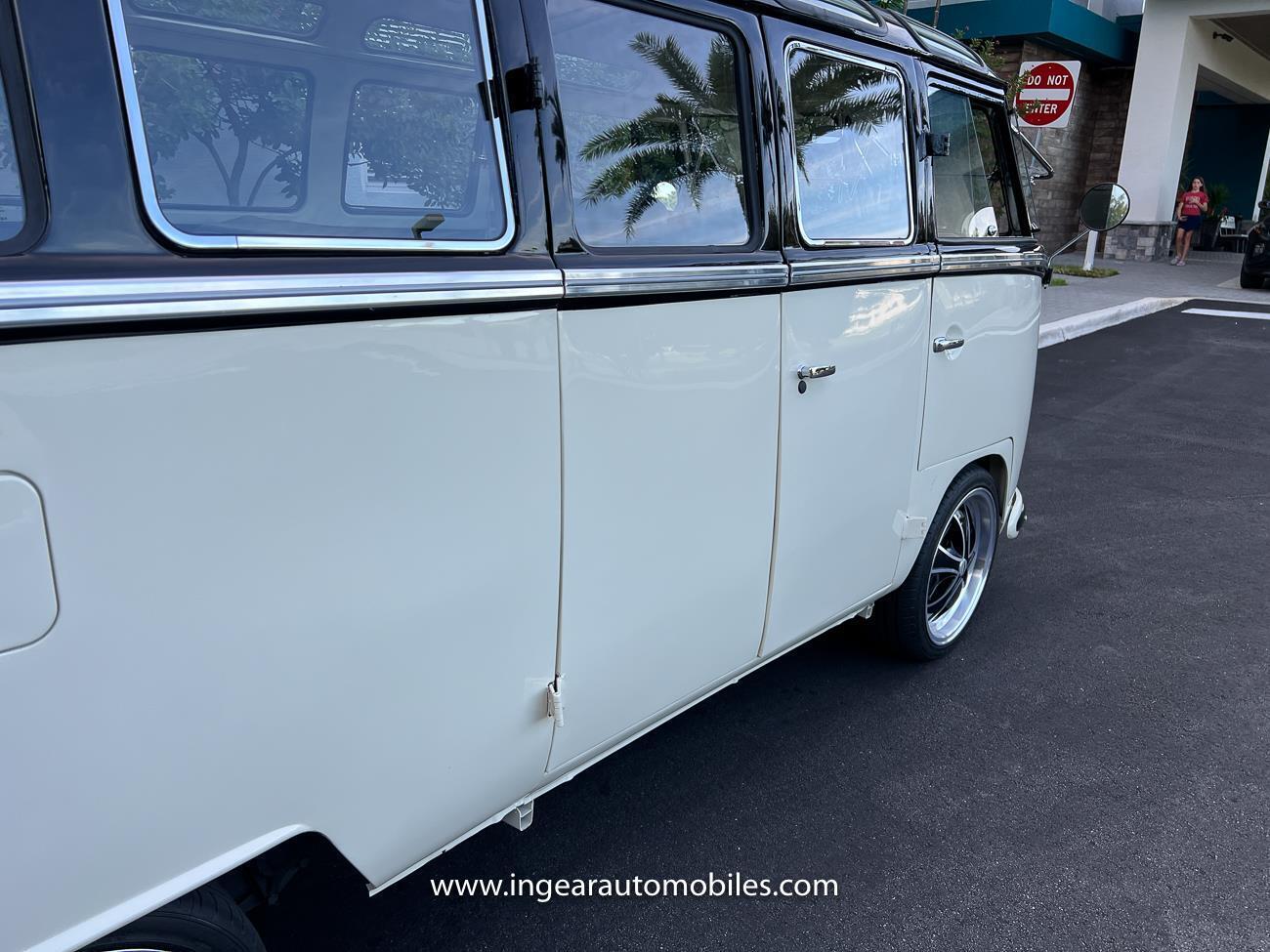 Volkswagen-BusVanagon-1974-Van-38