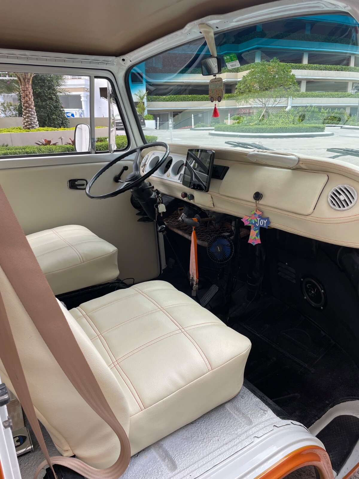 Volkswagen-BusVanagon-1977-1