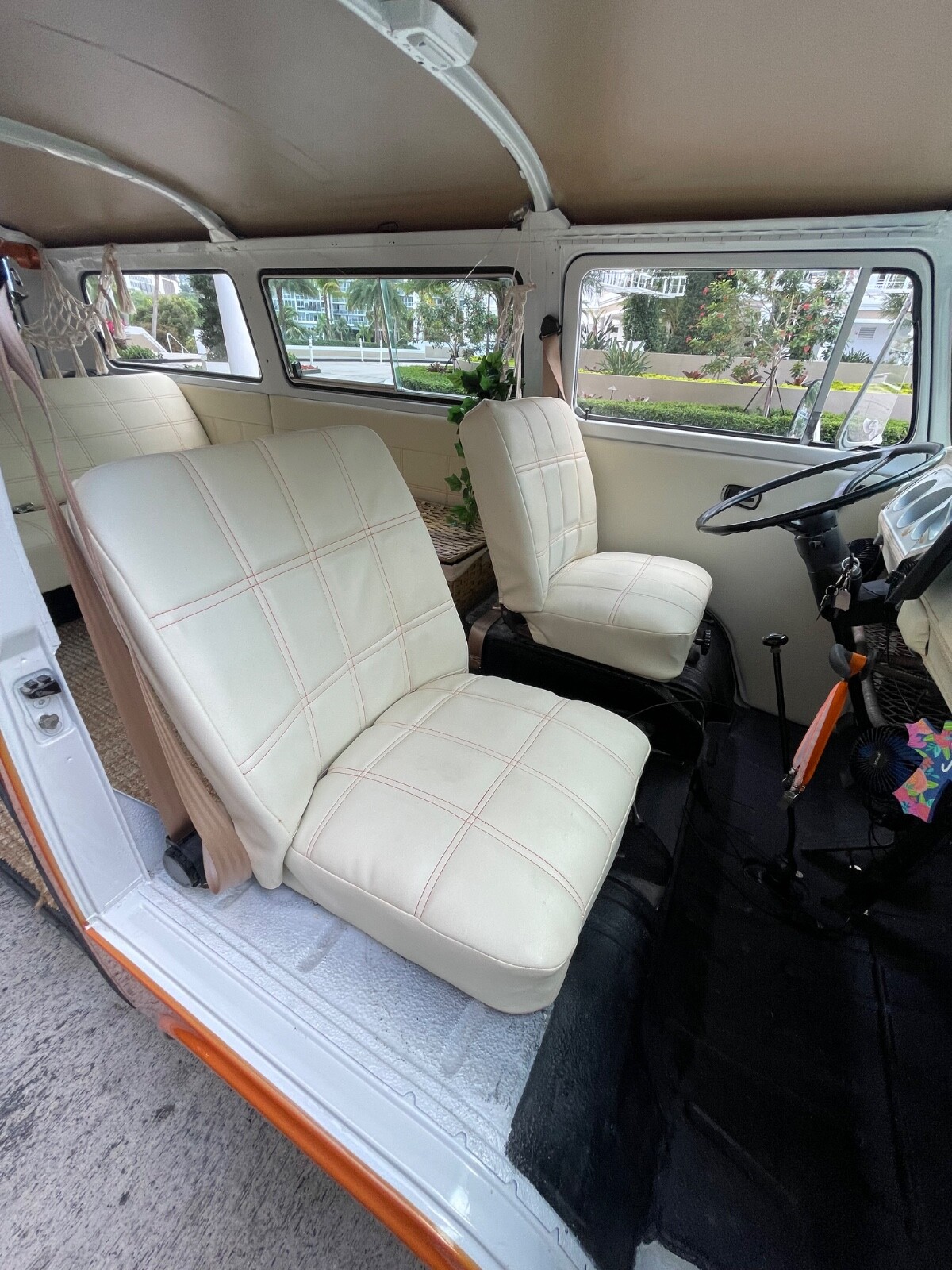 Volkswagen-BusVanagon-1977-2