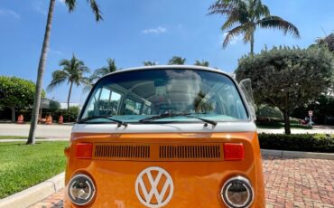 Volkswagen-BusVanagon-1977-5