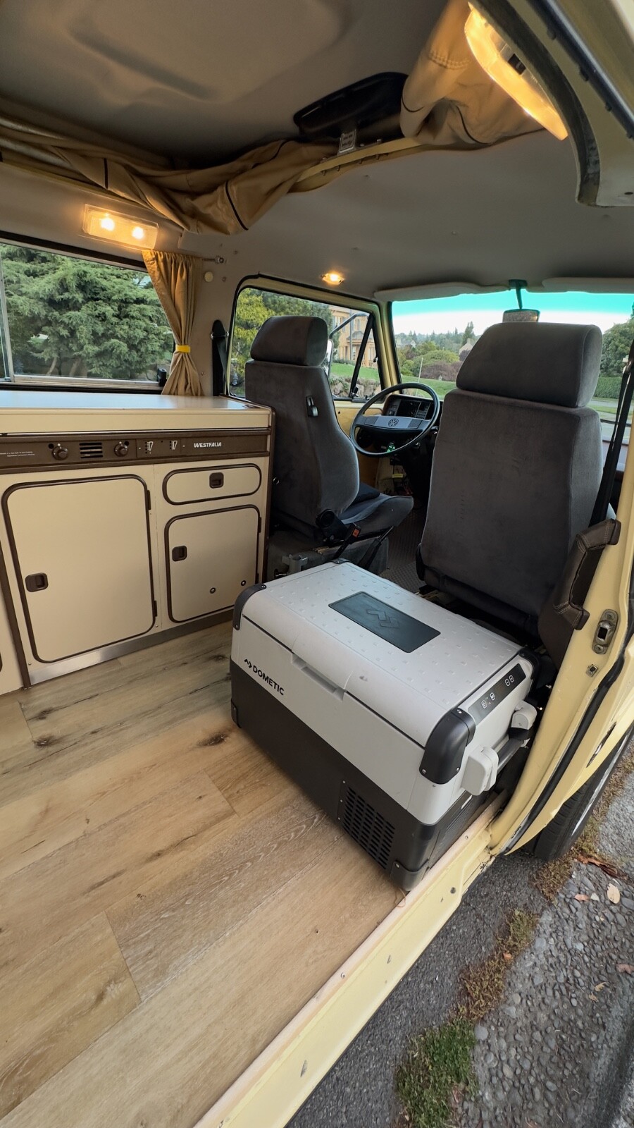 Volkswagen-BusVanagon-1981-Van-Camper-2