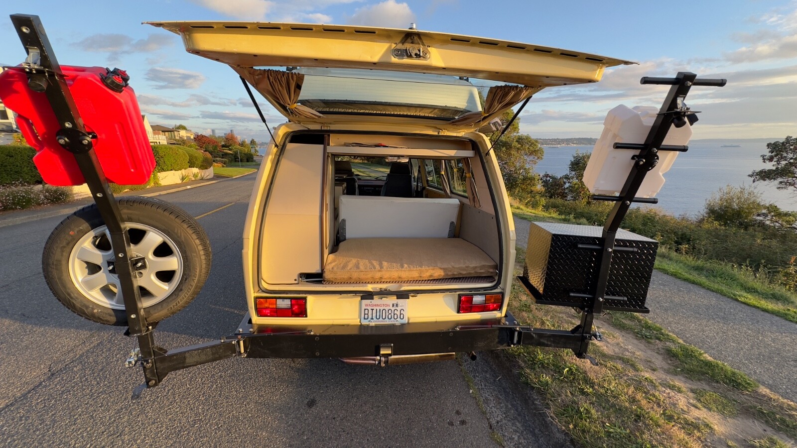 Volkswagen-BusVanagon-1981-Van-Camper-4