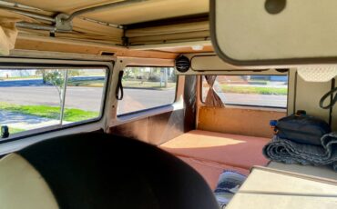 Volkswagen-BusVanagon-1982-Van-10