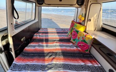 Volkswagen-BusVanagon-1982-Van-12