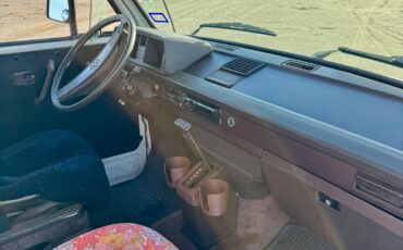 Volkswagen-BusVanagon-1982-Van-17