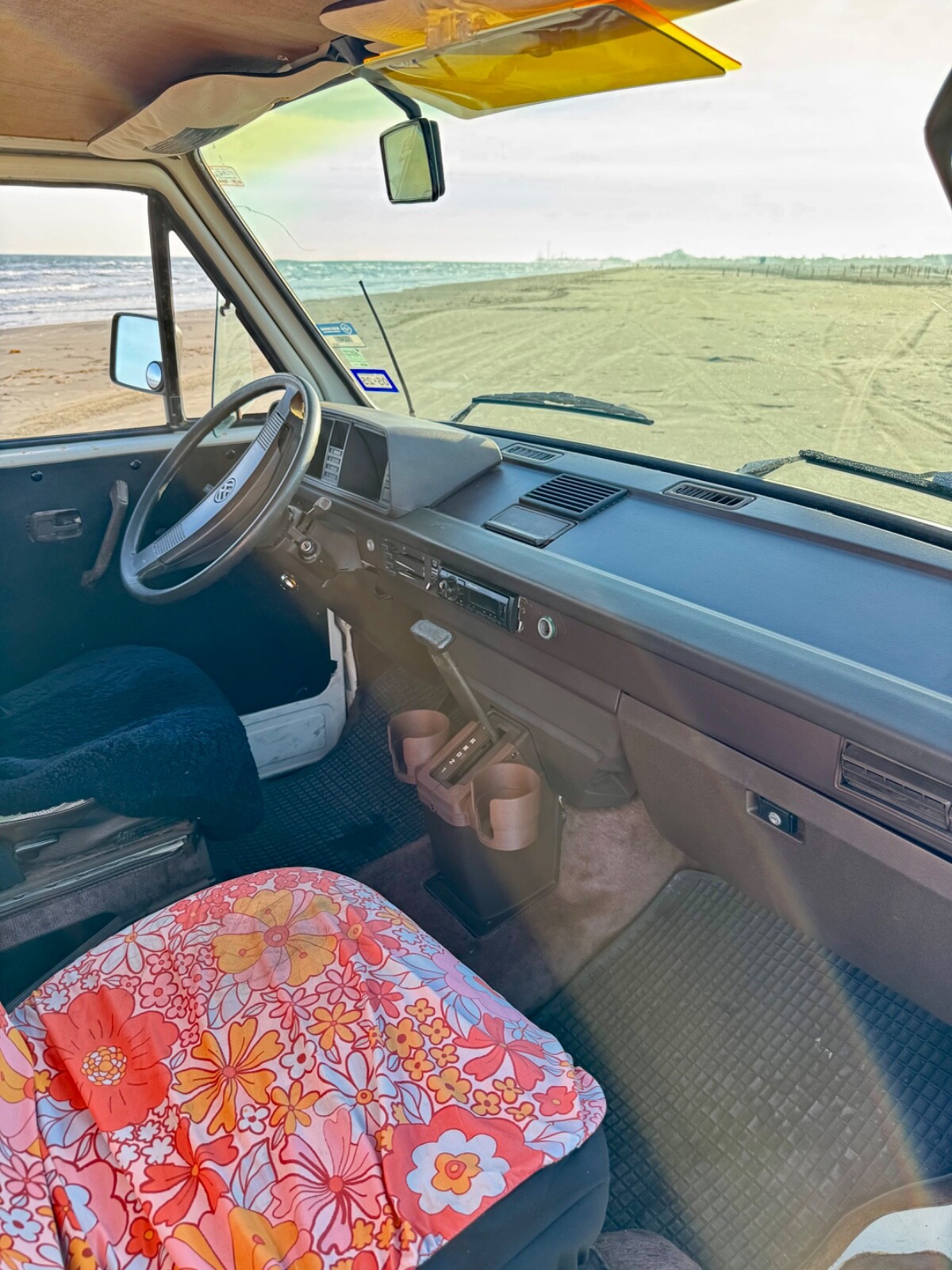 Volkswagen-BusVanagon-1982-Van-17