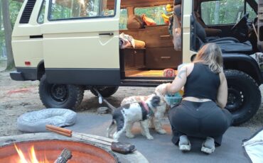 Volkswagen-BusVanagon-1982-Van-Camper-2