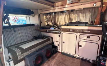 Volkswagen-BusVanagon-1983-Van-Camper-1
