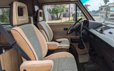 Volkswagen-BusVanagon-1983-Van-Camper-10