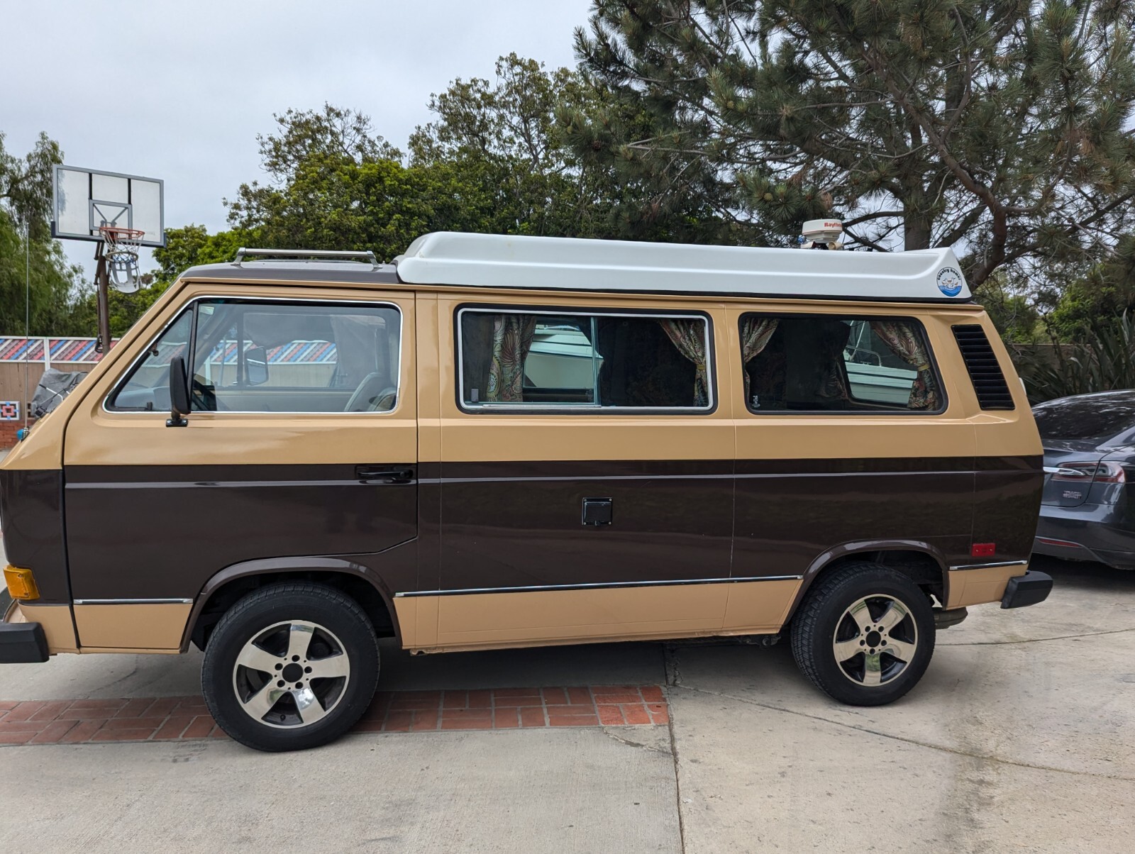 Volkswagen-BusVanagon-1983-Van-Camper-14