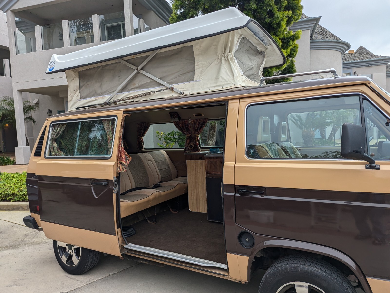 Volkswagen-BusVanagon-1983-Van-Camper-15