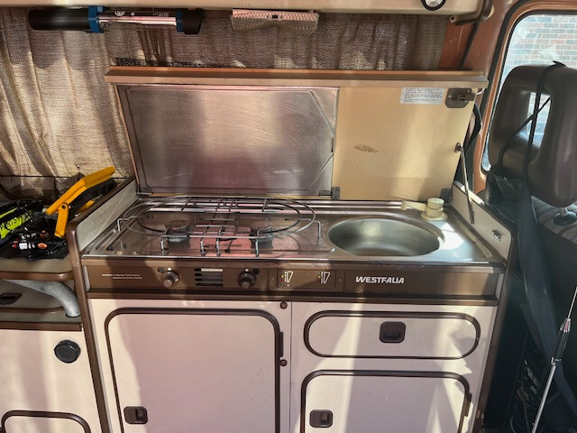 Volkswagen-BusVanagon-1983-Van-Camper-2
