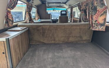 Volkswagen-BusVanagon-1983-Van-Camper-4