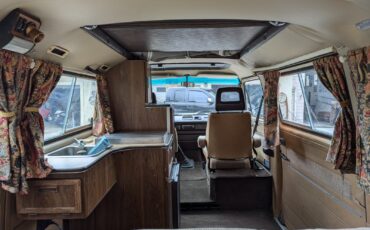 Volkswagen-BusVanagon-1983-Van-Camper-5