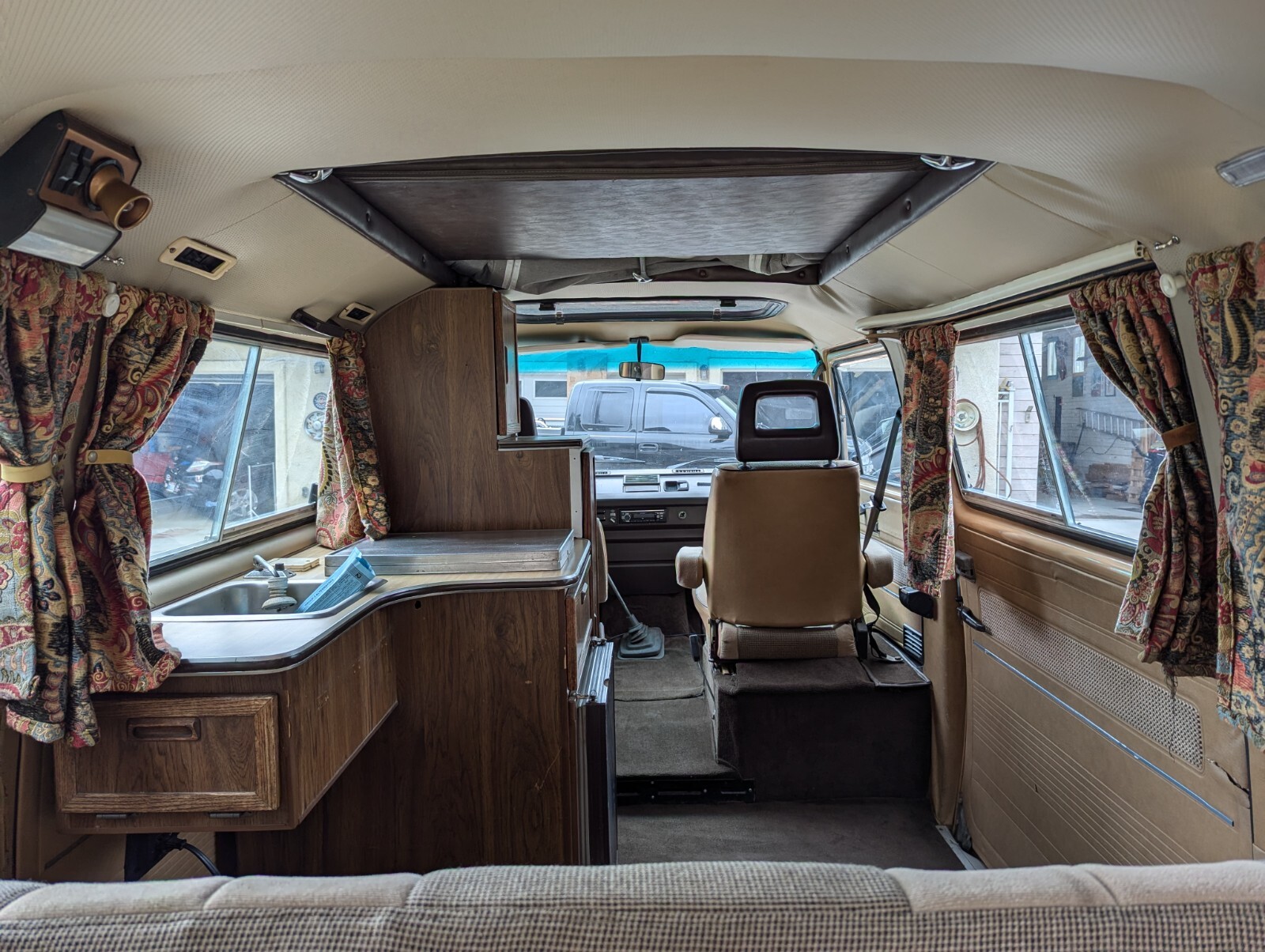 Volkswagen-BusVanagon-1983-Van-Camper-5