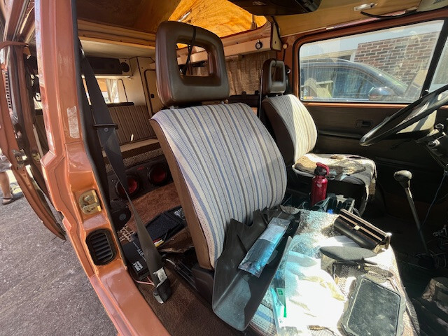 Volkswagen-BusVanagon-1983-Van-Camper-5