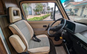 Volkswagen-BusVanagon-1983-Van-Camper-7