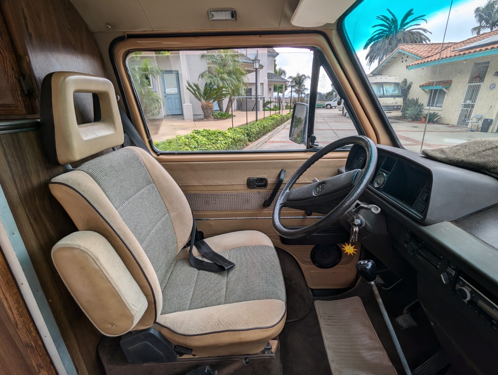 Volkswagen-BusVanagon-1983-Van-Camper-7