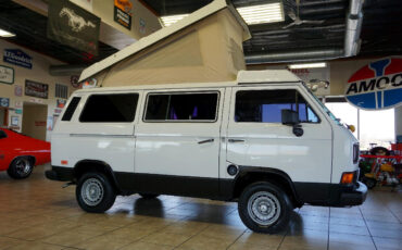 Volkswagen-BusVanagon-1984-Classic-Car-17