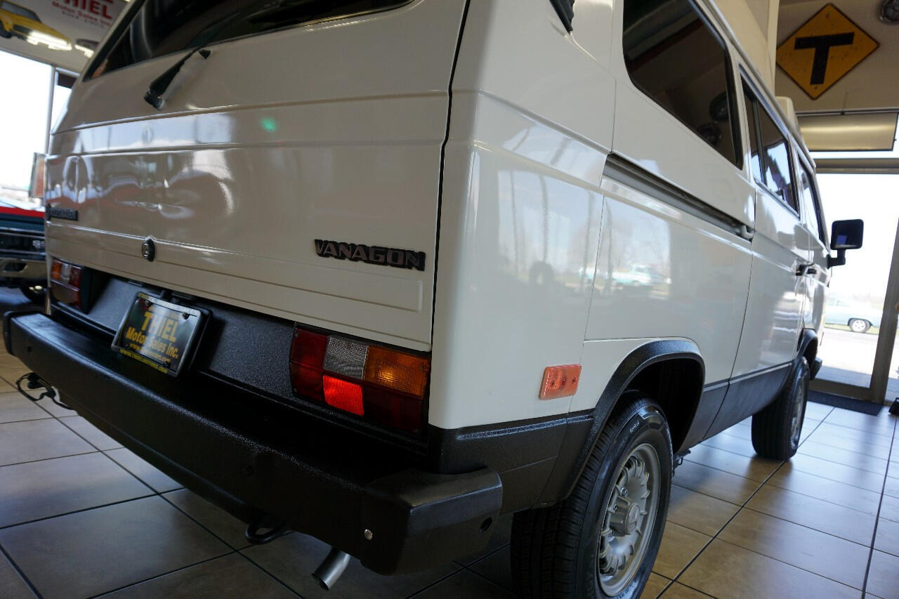 Volkswagen-BusVanagon-1984-Classic-Car-23