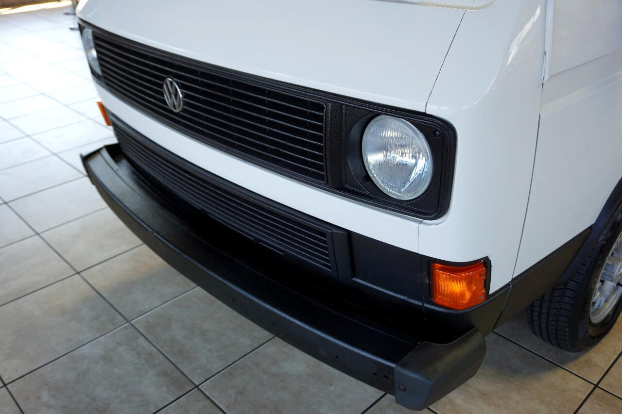 Volkswagen-BusVanagon-1984-Classic-Car-24